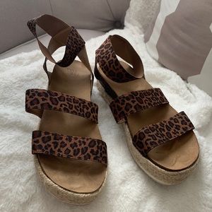 Leopard platform sandals